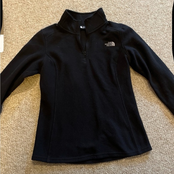The North Face Women's Black Fleece Pullover Jacket - Picture 1 of 3
